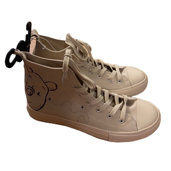 Disney Winnie the Pooh Canvas High Top Sneakers NEW Sz 8 Tan - Picture 1 of 7